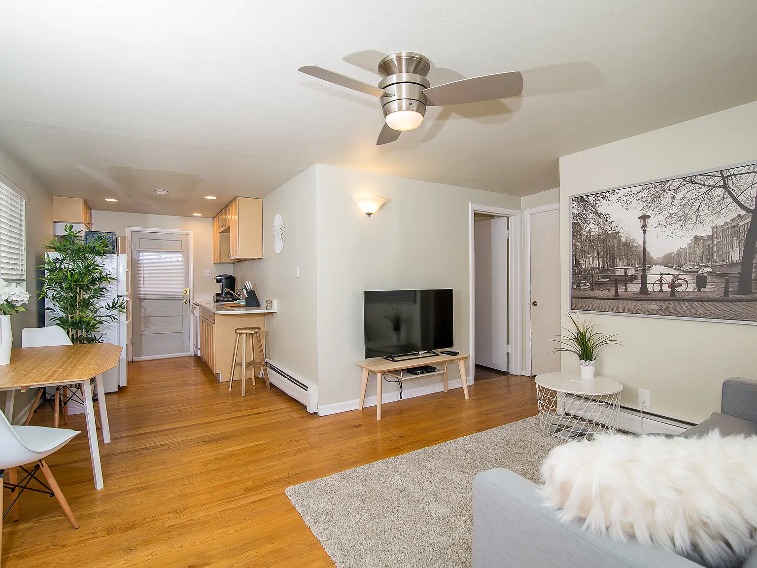 1 bed, 550 sqft, $1,975 — Photo 2