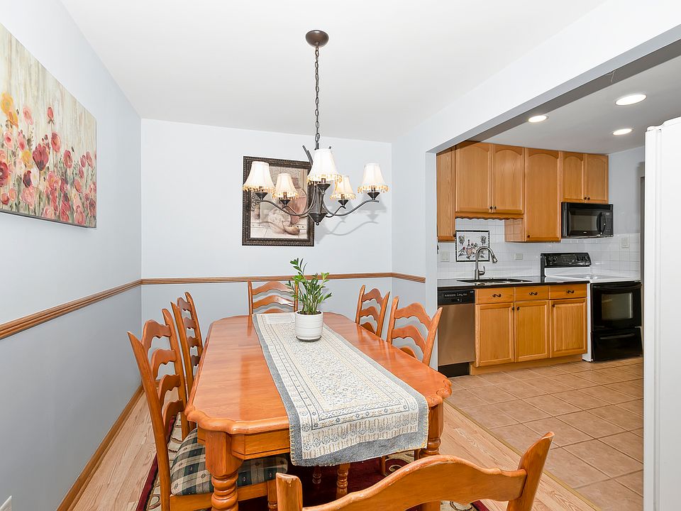 7100 W 95th St Oak Lawn IL Zillow