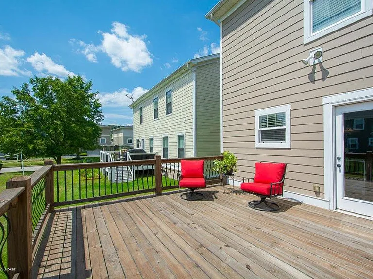 1704 Coral Ct — Photo 44
