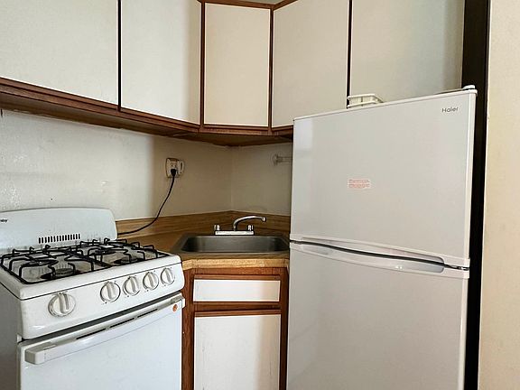 5th image of 426 E 66th St APT 4FE