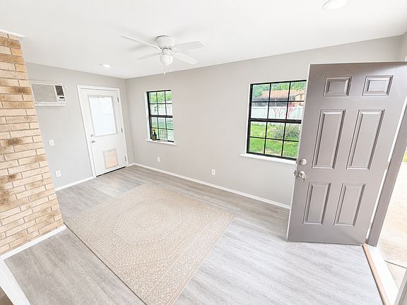 2nd image of 3225 Southland Blvd