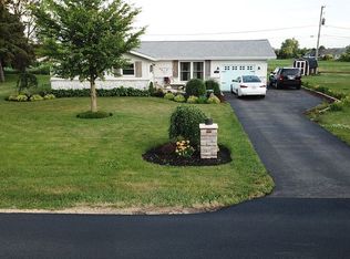 1320 Freed Rd, Sycamore, IL 60178