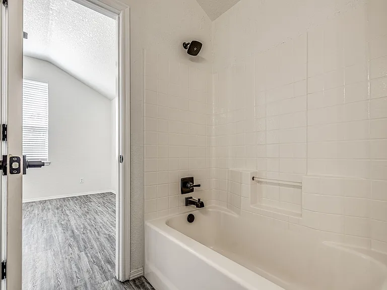 10640 34th St — Photo 22