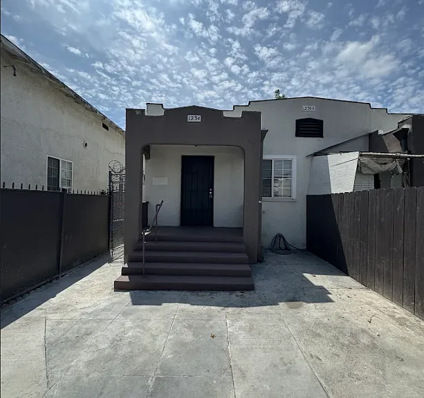 1234 Rolland Curtis Pl — Photo 1