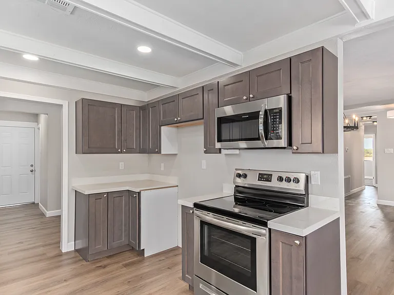 7525 W Lake Erie Dr — Photo 2
