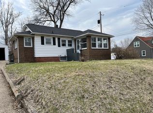 2422 38th St, Des Moines, IA 50310