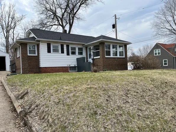 2422 38th St, Des Moines, IA 50310