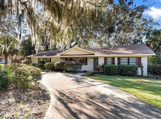 2898 E Crooked Lake Dr, Eustis, FL 32726