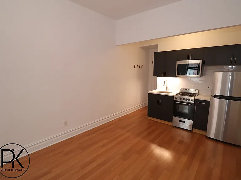 122 Bedford Ave #2RR — Photo 5