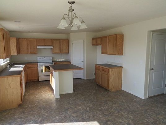 5th image of 1501 Murrlet St