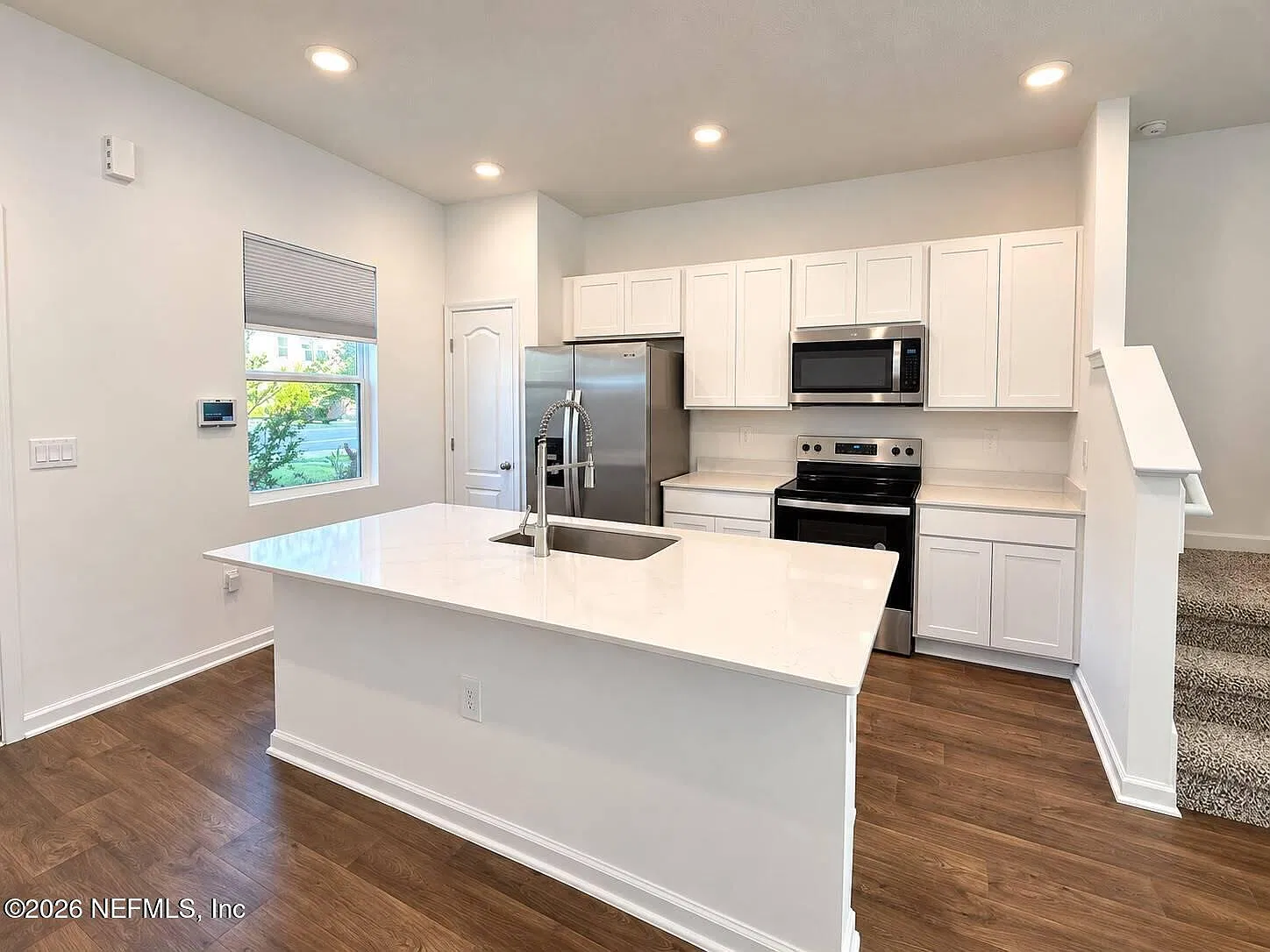 2 bed, 2.5 bath, 1109 sqft, $1,650 — Photo 2
