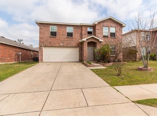 1901 Elk Lake Trl, Justin, TX 76247