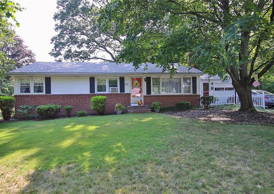 1st image of 95 Fir Glade Dr