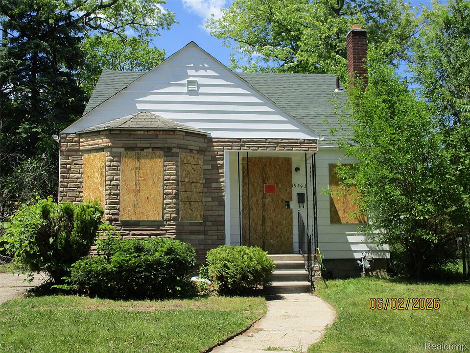 1st image of 19393 Rowe St