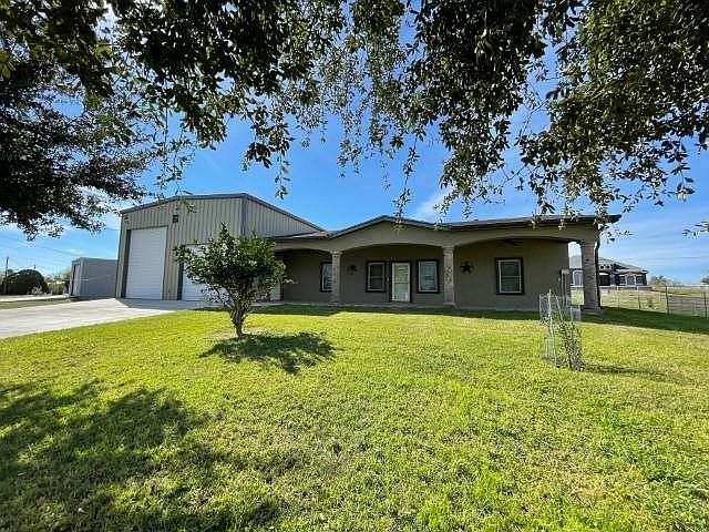 1st image of 200 Olmos St