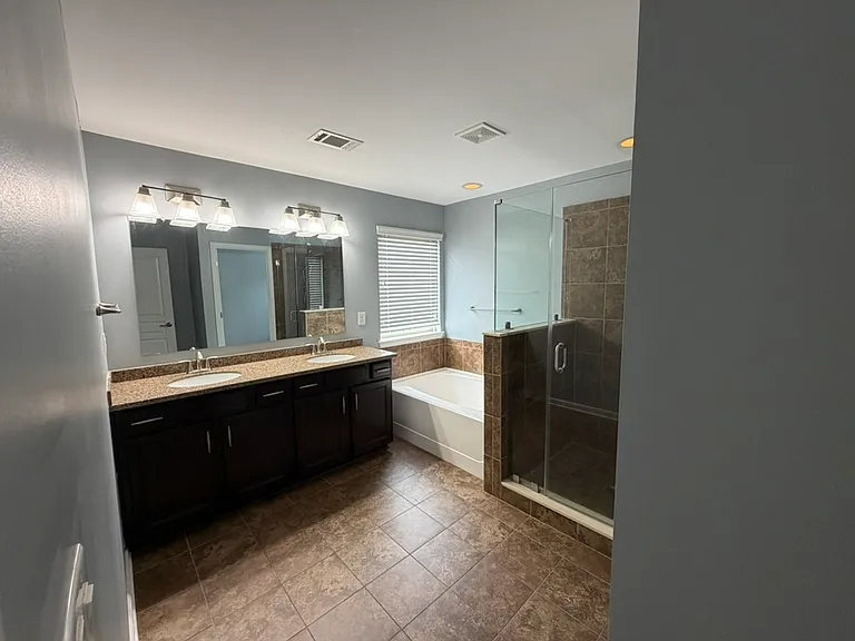2161 Crestridge Trl NE — Photo 11