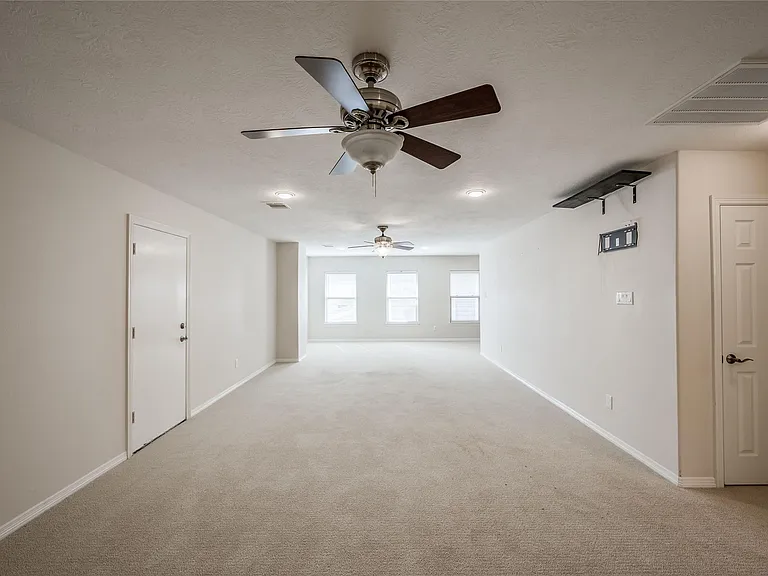 930 Lawrence St — Photo 22