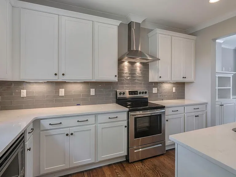1112 Walsh St #B — Photo 3
