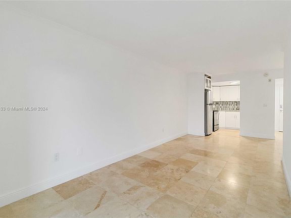 4th image of 1650 NE 115th St APT 407