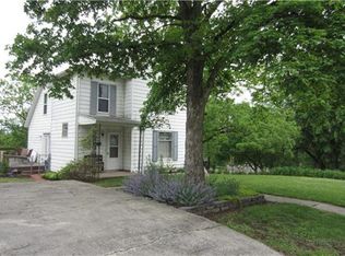201 E College St, Paola, KS 66071