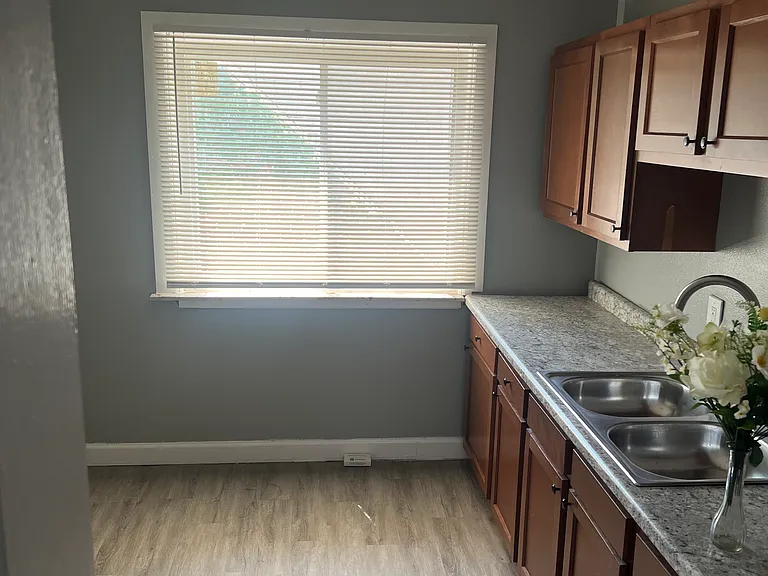 15723 Cruse St #2 — Photo 4