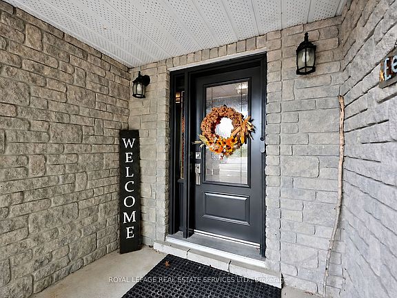 3rd image of 1687 River Rd W