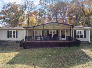 2315 Jim Henry Rd, Dandridge, TN 37725