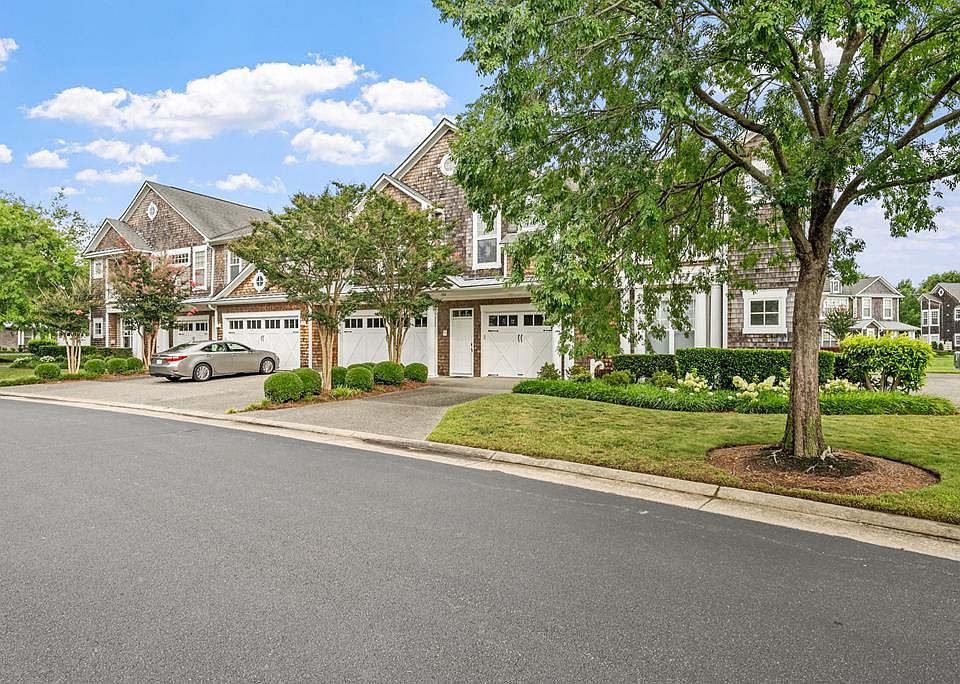 1st image of 704 Prestwick Turn