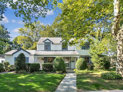 35 Carlton Street, Malverne, NY, 11565