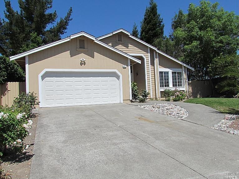 2nd image of 8601 Lasker Ln