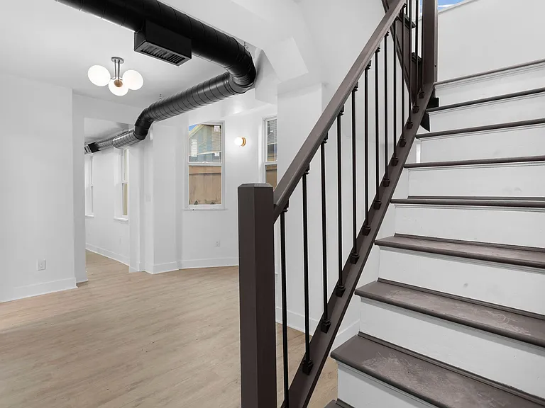 2035 Forbes Ave #201 — Photo 24
