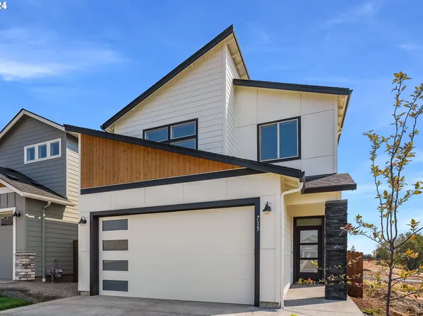 715 NW 174th St, Ridgefield, WA 98642
