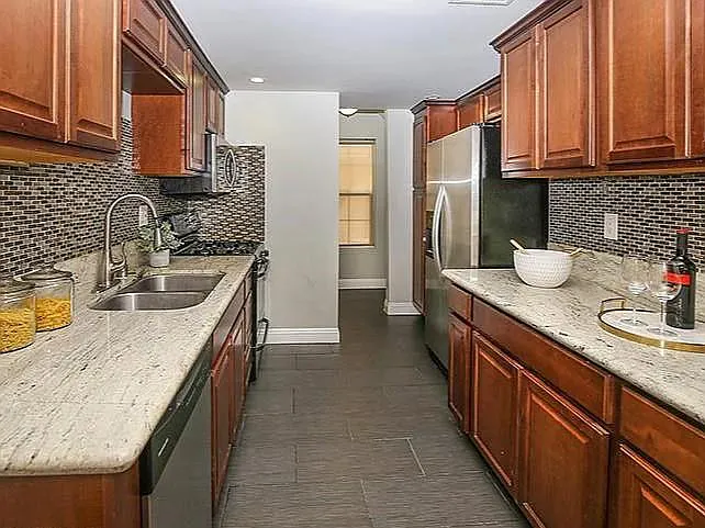 2357 Mira Vista Ave #A — Photo 8