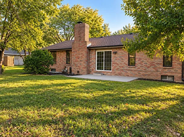 2229 N Cameron Cir, Wichita, KS 67226