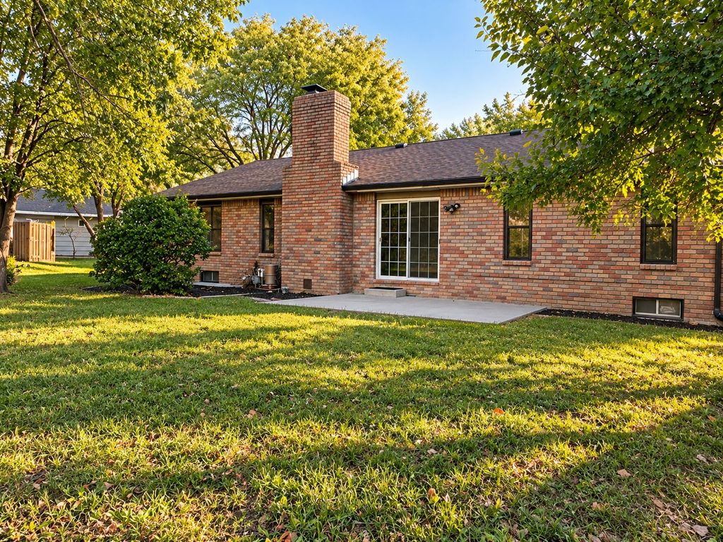 2229 N Cameron Cir - Property Image