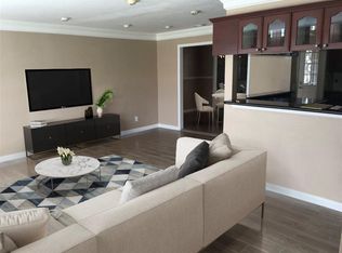 4526 Merrie Ln, Bellaire, TX 77401