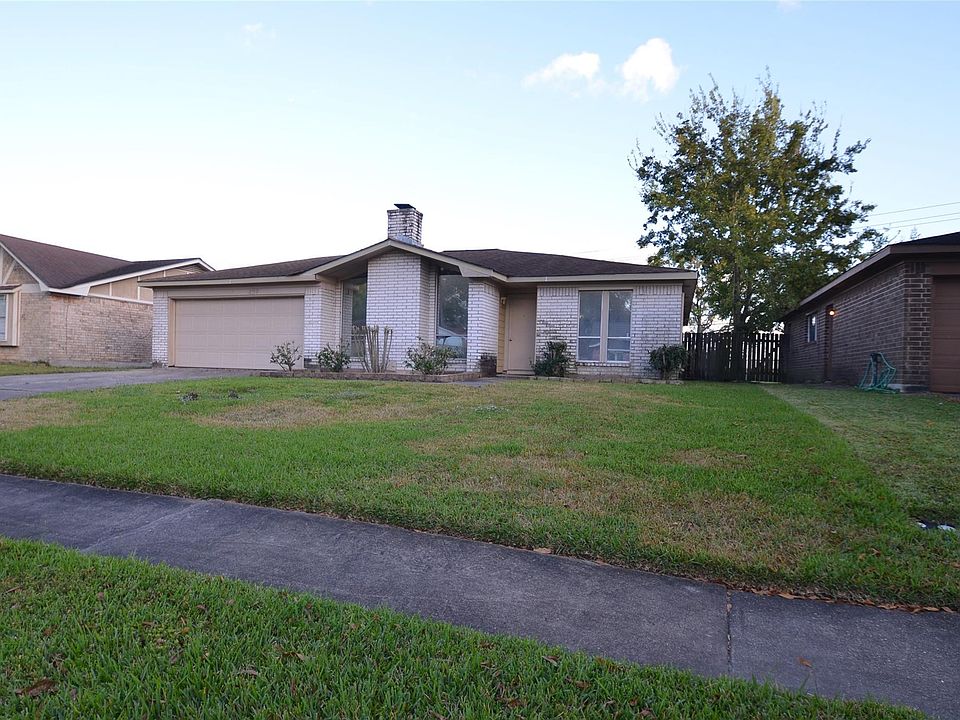 1st image of 439 Breeze Park Dr