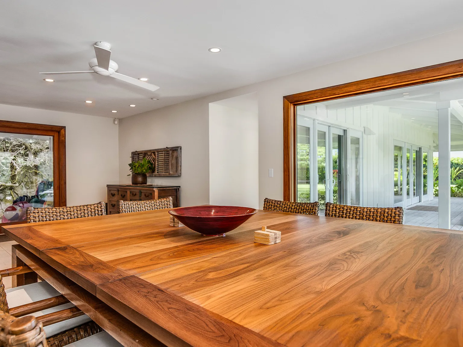 6 bed, 4858 sqft, $36,000 — Photo 4