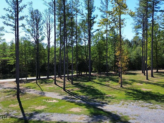 4th image of 2560 Battle Bluff Rd