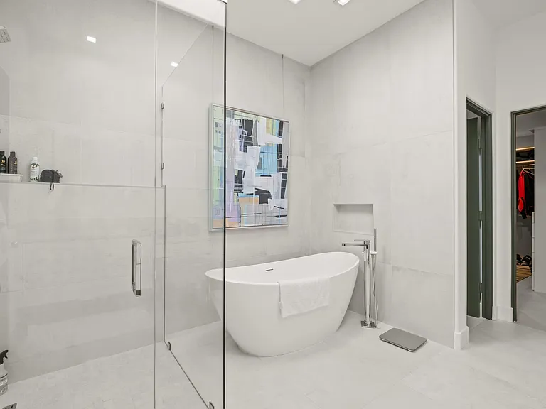 407 Desert Holly Dr — Photo 20
