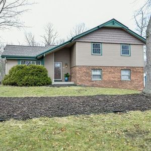 5411 S Honey Creek Dr, Greenfield, WI, 53221
