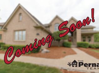 94 Ingram Dr, Troy, MI 48098