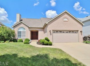10 Cygnet Xing, Bloomington, IL