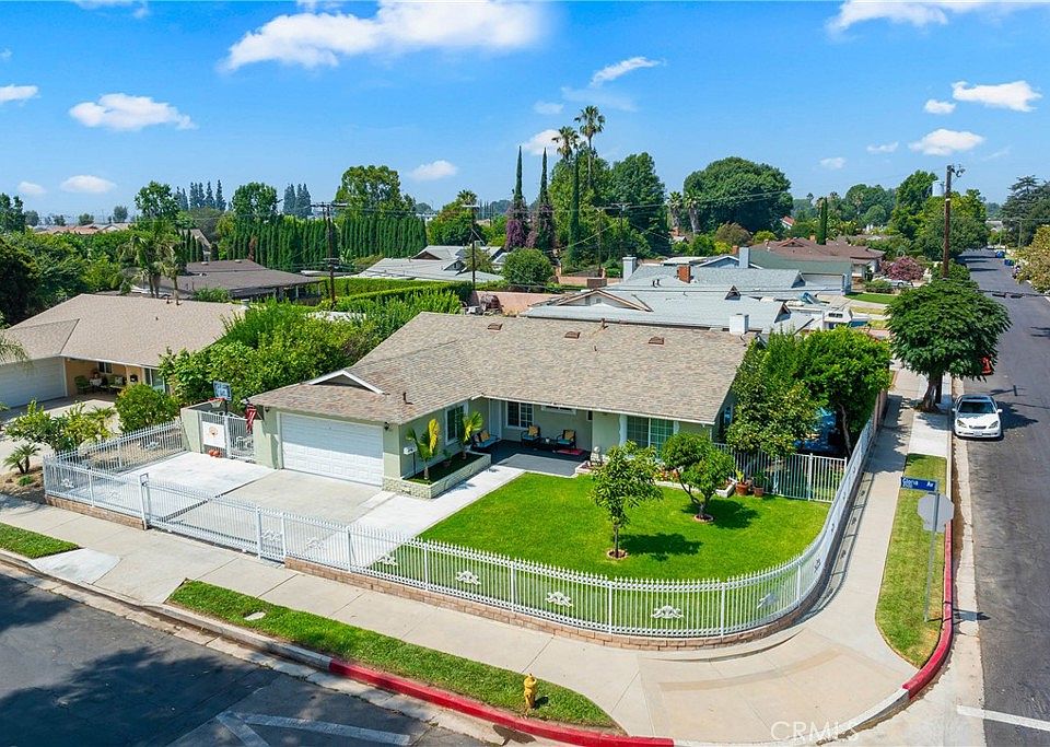 1st image of 8521 Gloria Ave