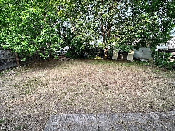 4th image of 1143 Avon St