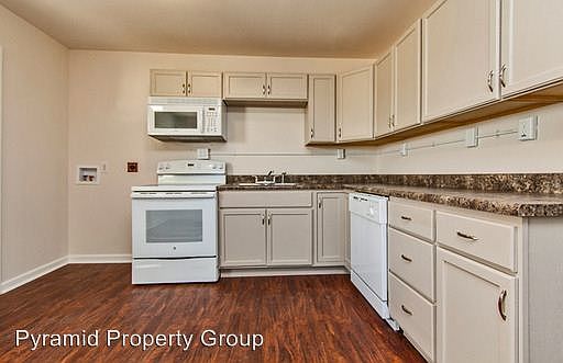 2nd image of 137 7th Ave Ct NE