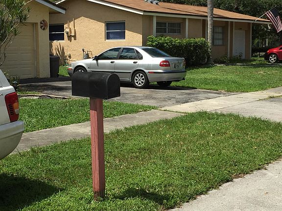 2nd image of 11470 NW 46th Pl