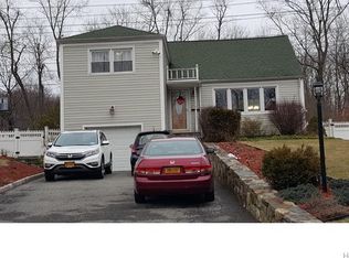 2962 Springhurst St, Yorktown Heights, NY 10598