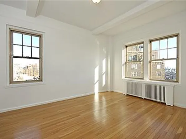 299 West 12th Street image 1 of 5