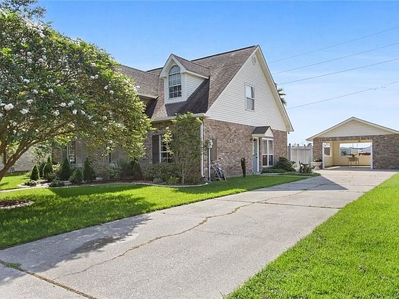 2nd image of 3825 Lake Lynn Dr